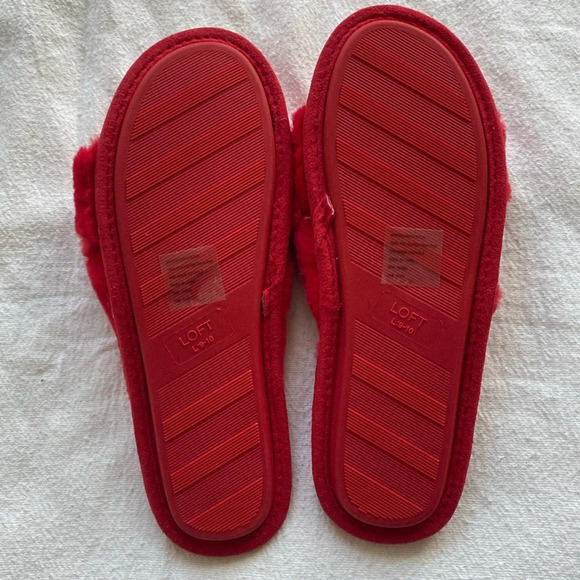 LOFT Faux Fur Twist Slippers Lounge House Slides in Tango Red Size Large - Picture 3 of 5